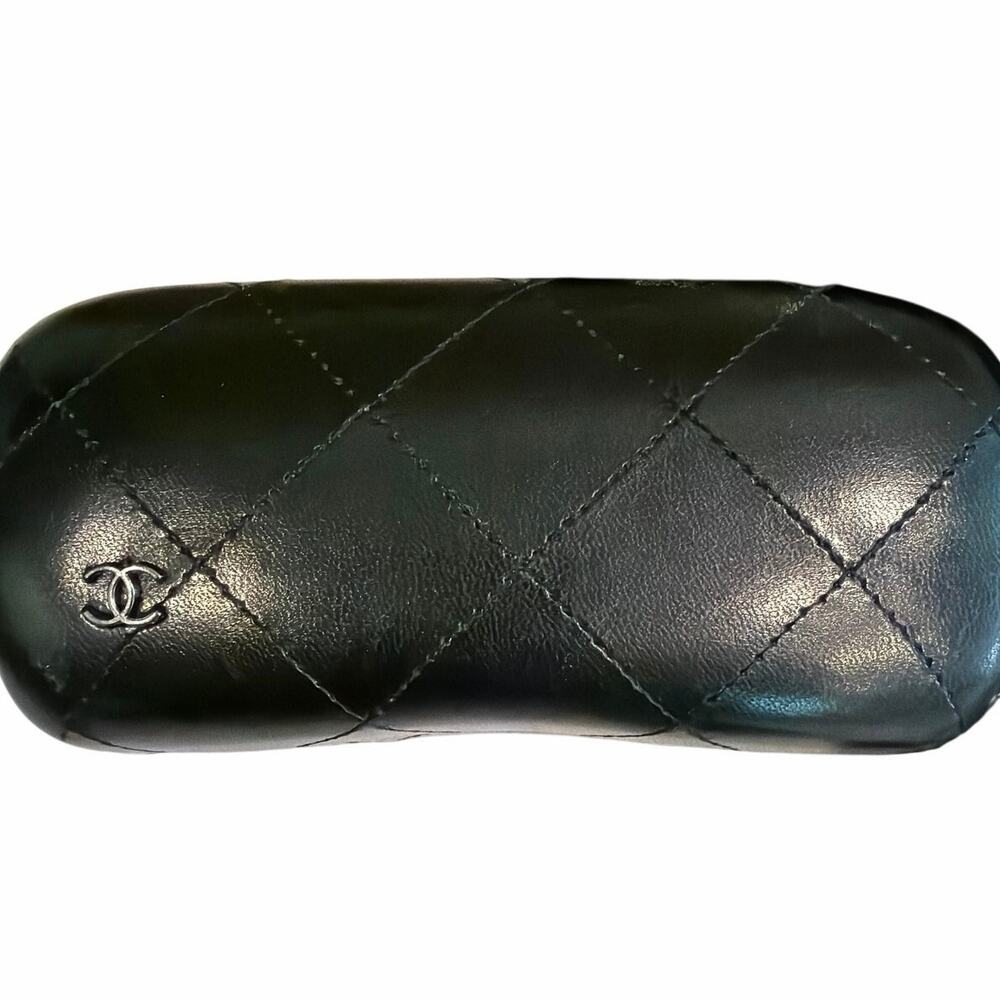 Chanel square sunglasses with case and box - Picture 3 of 10
